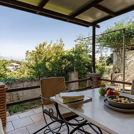 Ilyessa Méson Yerakaríon