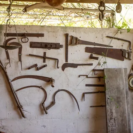 Ilyessa * Méson Yerakaríon