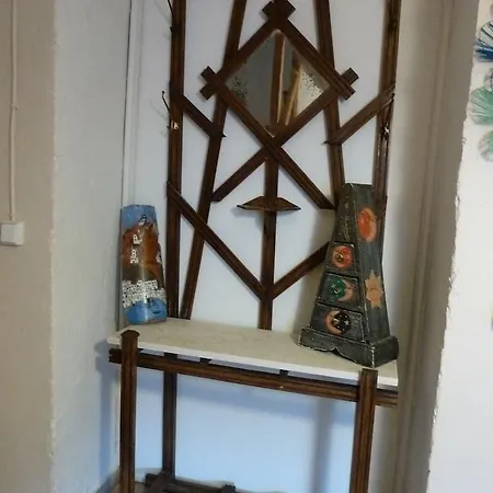 Ilyessa Méson Yerakaríon