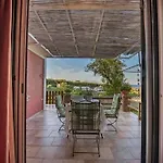 Ilyessa Méson Yerakaríon