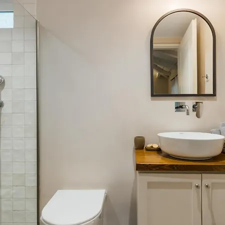 Ilyessa * Méson Yerakaríon