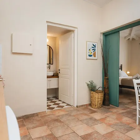 Ilyessa * Méson Yerakaríon