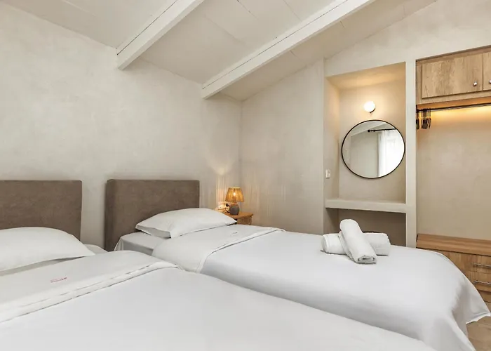 Ilyessa * Méson Yerakaríon